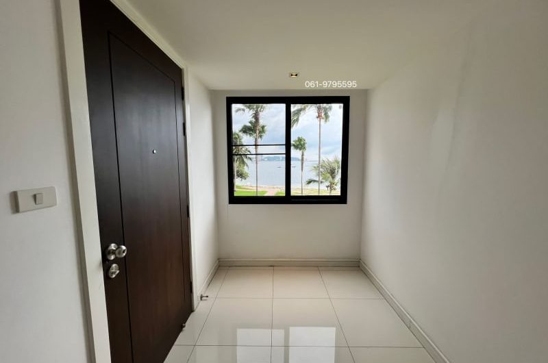 Condo for sale Golden Coast in Sriracha, Chonburi, close to the sea.