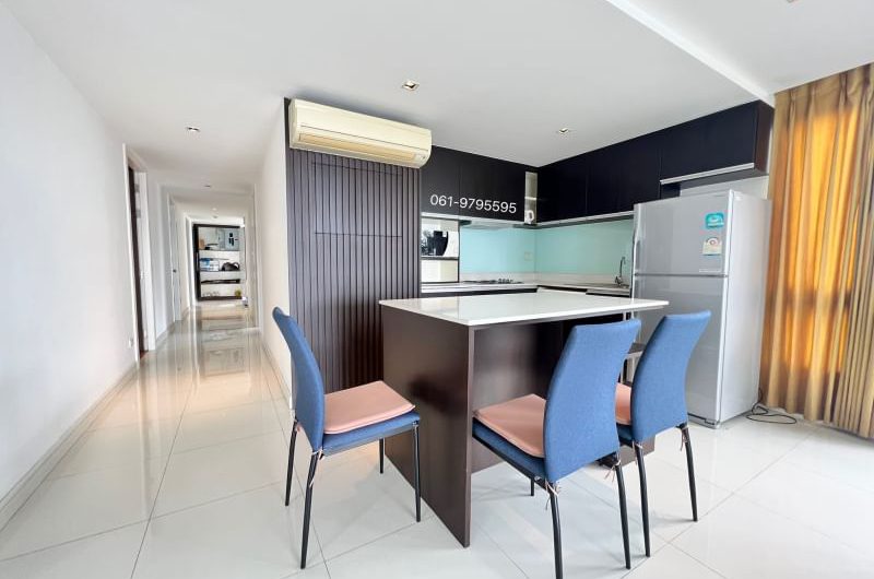 Condo for sale Golden Coast in Sriracha, Chonburi, close to the sea.