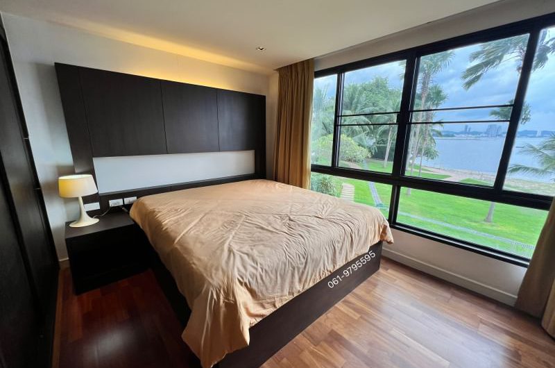 Condo for sale Golden Coast in Sriracha, Chonburi, close to the sea.