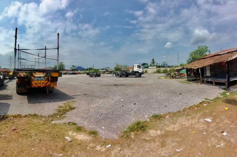 Beautiful land for sale with buildings Near Bo Hin Temple, Surasak, Sriracha, Chonburi