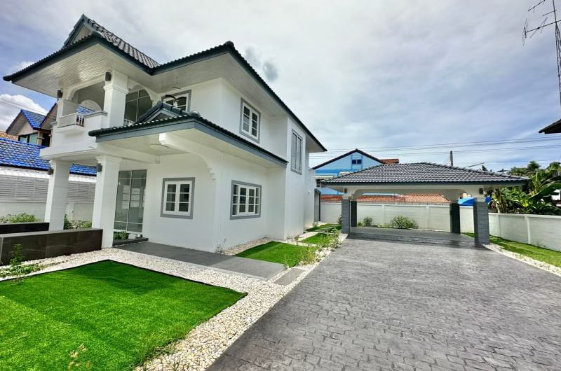 Beautiful house for sale, ready to move in Phongpaiboon Village Near Central Department Store, Chonburi