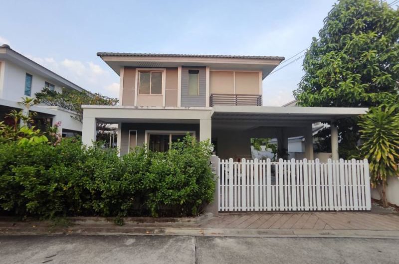 Beautiful 2-story house for sale, Life in the Garden Village, Suan Suea-Sriracha, Chonburi.