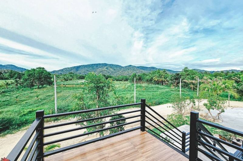 Beautiful house for sale with land, Bang Phra, Sriracha, behind Pressen Valley Golf Course, Chonburi.