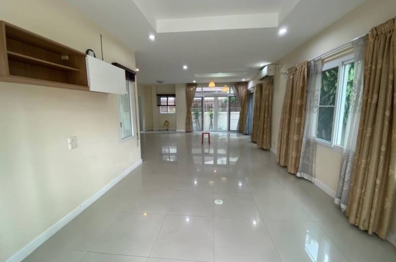 2-story detached house for sale, The Boulevard Project, Sriracha, Chonburi.