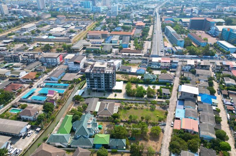 Land and mansion for sale In the middle of Chonburi Phraya Satcha Road, Ban Suan, near government offices