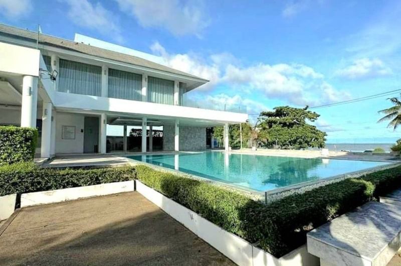 Second-hand house in Pattaya, Sea Breeze Villa Pattaya project, great location next to the sea, Bang Lamung, Chonburi.