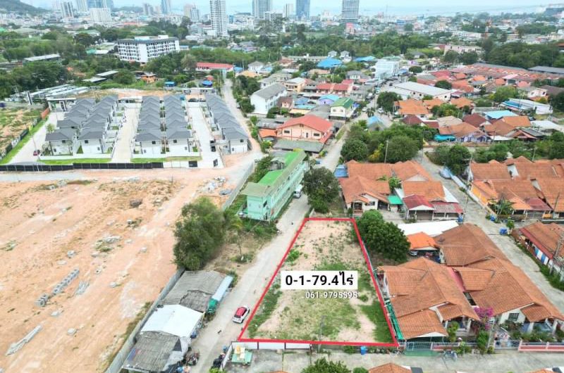 Sriracha land, Surasak, Soi Wat Wang Hin, great location, near Robinson Sriracha. Cheap land, Chonburi