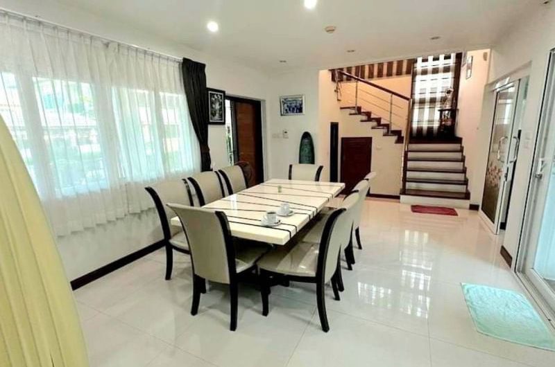 Second-hand house in Pattaya, Sea Breeze Villa Pattaya project, great location next to the sea, Bang Lamung, Chonburi.