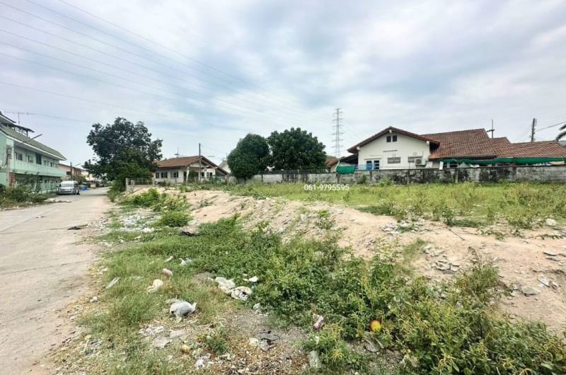 Sriracha land, Surasak, Soi Wat Wang Hin, great location, near Robinson Sriracha. Cheap land, Chonburi