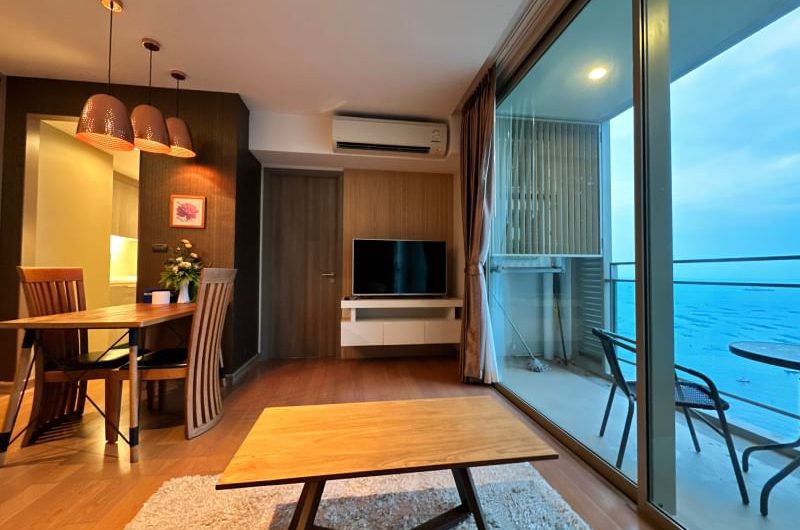 Sriracha Condo, next to the sea, sea view, Marina Bayfront, near Central Sriracha, Chonburi