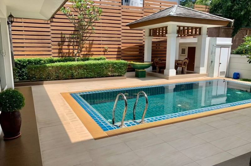 Second-hand house in Pattaya, Sea Breeze Villa Pattaya project, great location next to the sea, Bang Lamung, Chonburi.