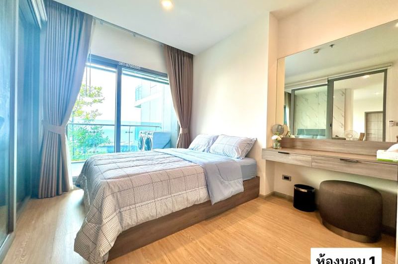 The Symphony, beachfront condo, Bang Phra, beautiful room, fully decorated, with furniture.