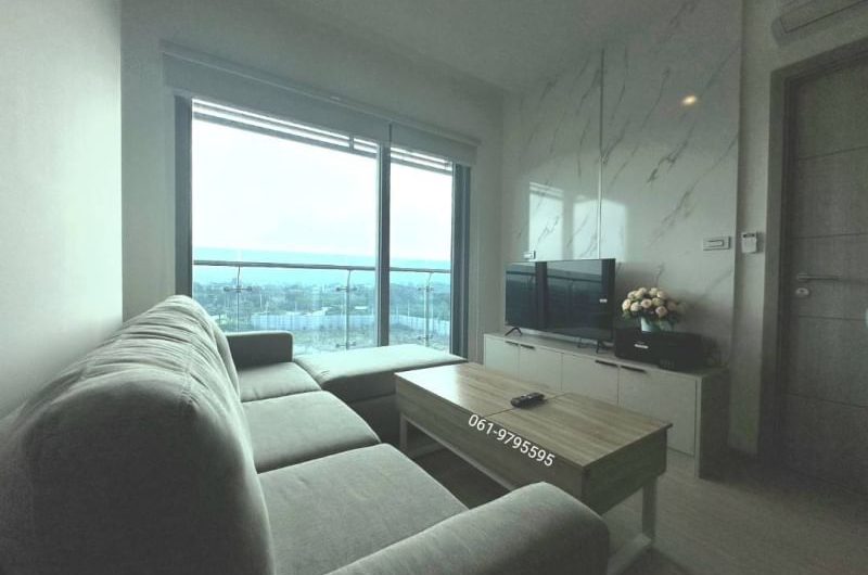 Condo for rent, Sriracha, Bang Phra, The Symphony Condo, beautiful room with furniture.