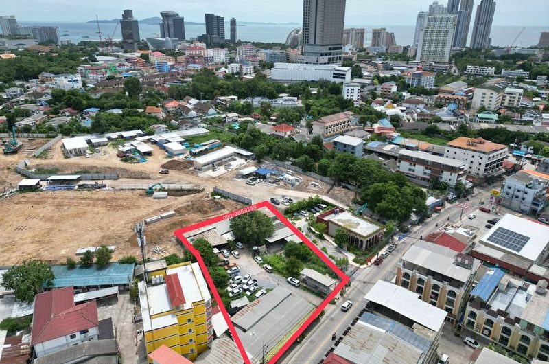 Land for sale in Soi Phothisan, Na Kluea, beautiful plot, great location, business district, Pattaya City