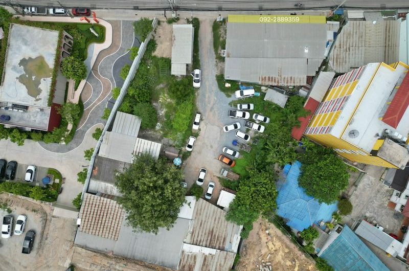 Land for sale in Soi Phothisan, Na Kluea, beautiful plot, great location, business district, Pattaya City