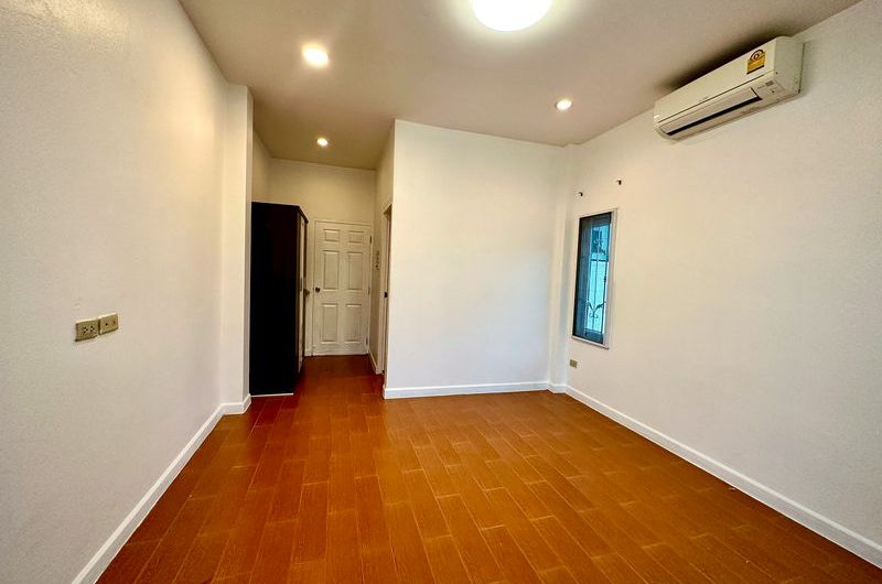 Single house for rent, move in Ready, Baan Suan Walaya project, Sriracha, Chonburi