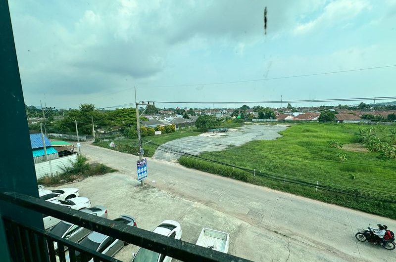 Commercial building for rent, 3 floors, very cheap price, great  location, Nong Kham area, Sri Racha, Chonburi