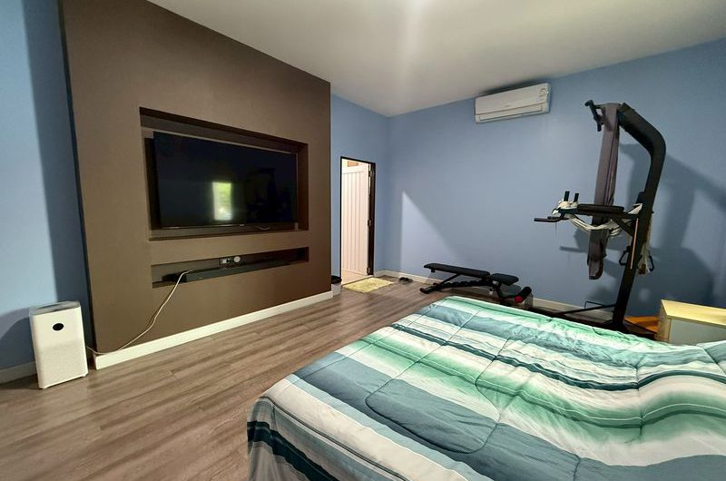 Home office for sale, Sriracha area, Wat Hin community area, decorated inside, ready to use