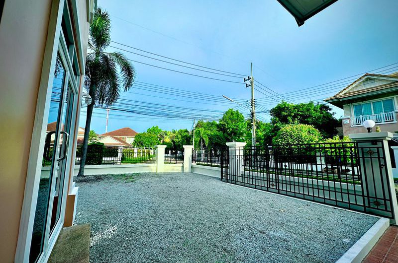 For sale, for rent, 2-storey detached house, Grand Manirin Village Project, Sriracha, Chonburi