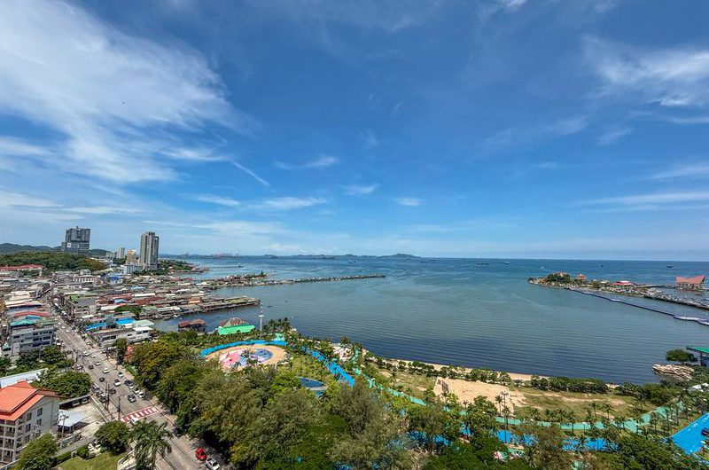 ให้เช่าลัดดาพลัส คอนโด ห้องสวย ชั้นสูง วิวทะเล ใกล้ห้างโรบินสันศรีราชา