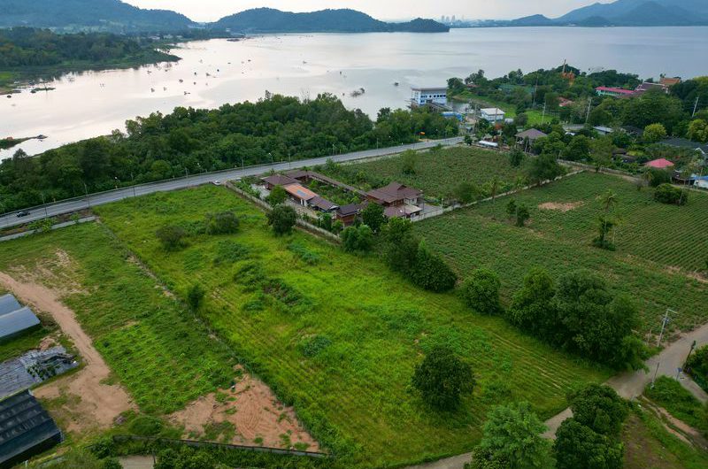 Beautiful plot of land, great  location, near Bang Phra Reservoir, Sriracha, Chonburi