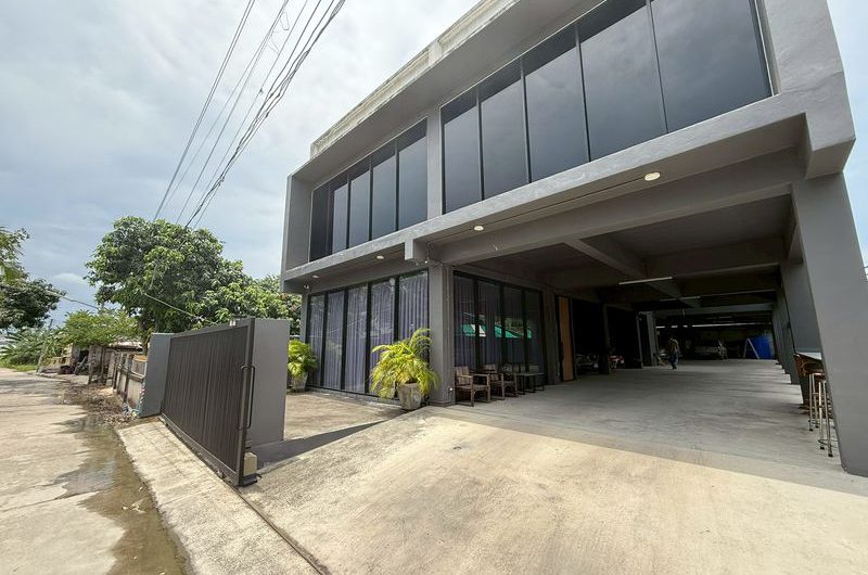 Home office for sale, Sriracha area, Wat Hin community area, decorated inside, ready to use