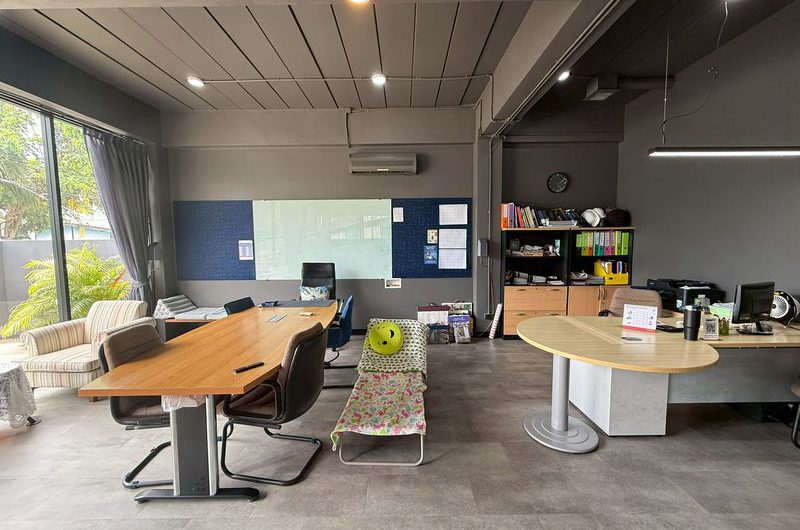 Home office for sale, Sriracha area, Wat Hin community area, decorated inside, ready to use
