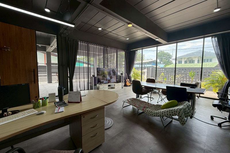 Home office for sale, Sriracha area, Wat Hin community area, decorated inside, ready to use