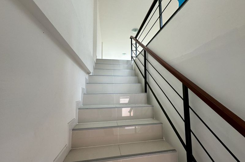 Commercial building for rent, 3 floors, very cheap price, great  location, Nong Kham area, Sri Racha, Chonburi