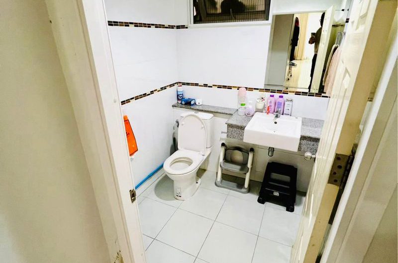 Second-hand detached house for sale, Country Home Lake and Park Village, Sriracha, Chonburi