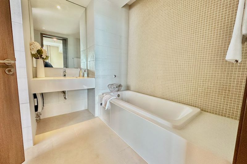 Condo for sale in Sriracha, cheap price, city center, seafront project, Marina Bay Front