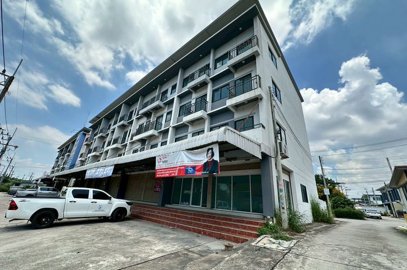 For sale: 2 commercial buildings in front of The Perfect Town Village, Sriracha, Chonburi
