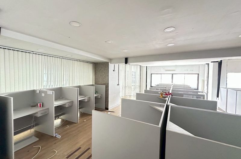 For sale: 2 commercial buildings, Sriracha community, on Sriracha Nakhon 3 Road, near Robinson Department Store