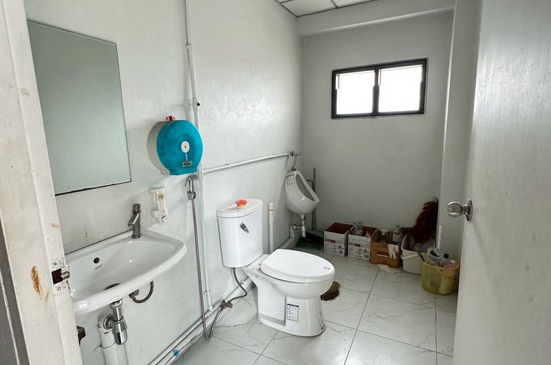 For sale: 2 commercial buildings, Sriracha community, on Sriracha Nakhon 3 Road, near Robinson Department Store