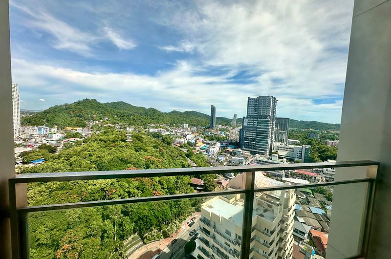 Condo for sale in Sriracha, cheap price, city center, seafront project, Marina Bay Front