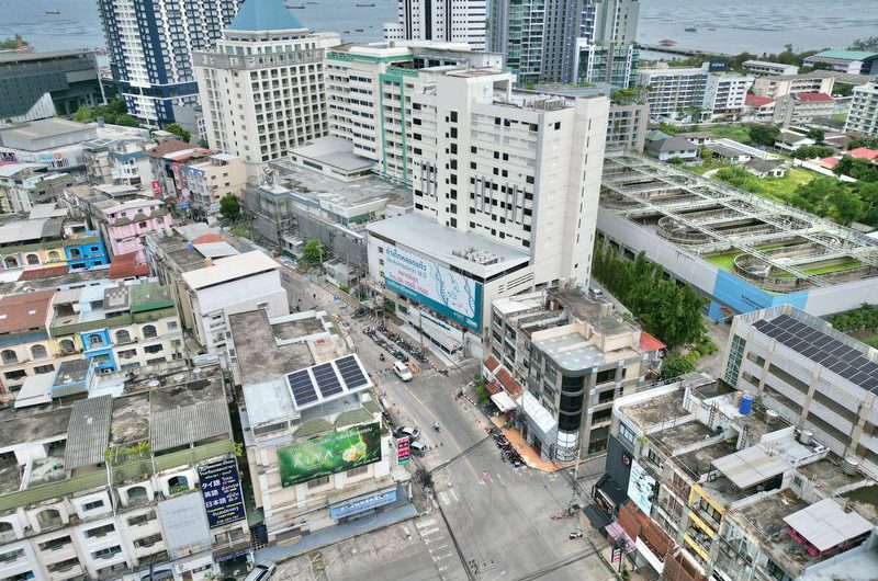 For sale: 2 commercial buildings, Sriracha community, on Sriracha Nakhon 3 Road, near Robinson Department Store