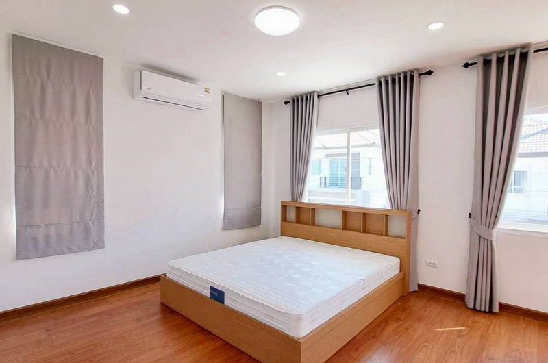 บ้านเดี่ยวให้เช่า 2 ชั้น พร้อมเข้าอยู่ ในโครงการ เลค วัลเลย์ บ่อวิน ศรีราชา
