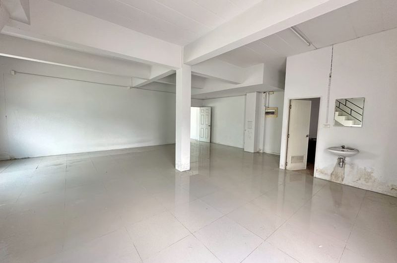 For sale: 2 commercial buildings in front of The Perfect Town Village, Sriracha, Chonburi