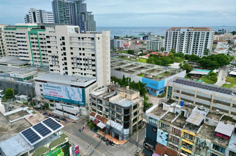 For sale: 2 commercial buildings, Sriracha community, on Sriracha Nakhon 3 Road, near Robinson Department Store