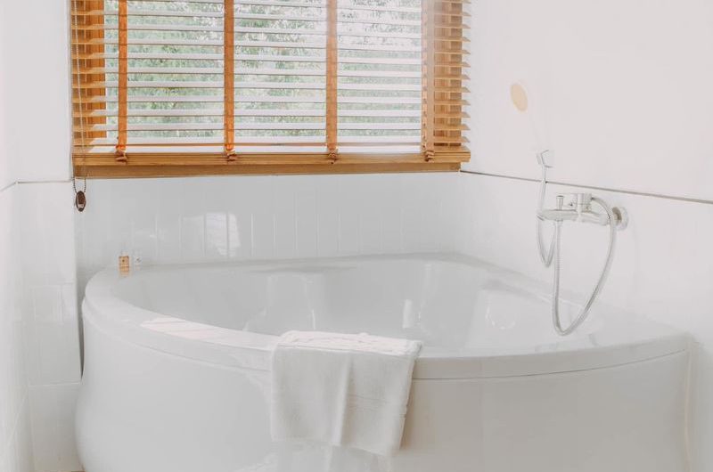 Golden opportunity to sell a hotel business in Sattahip, Phlo Ta Luang location, ready to continue management immediately.