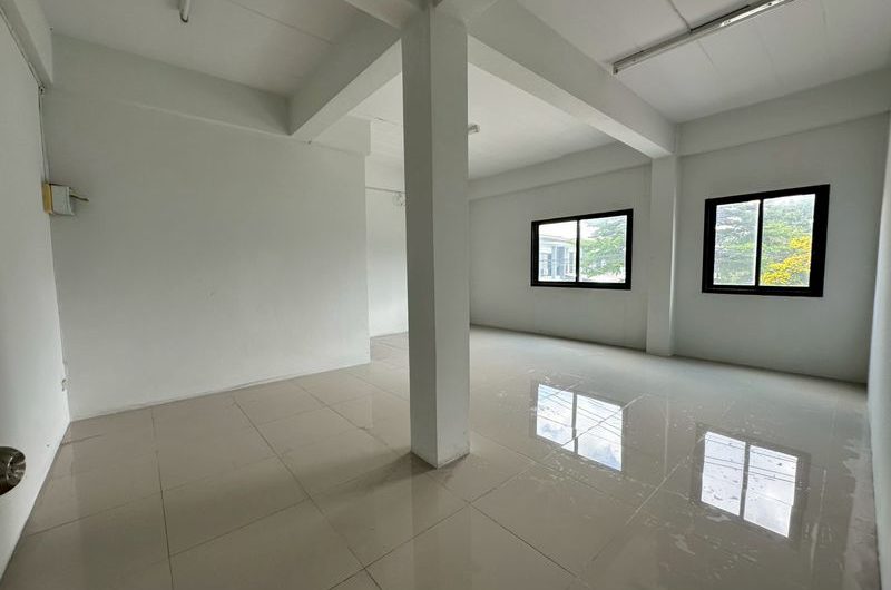 For sale: 2 commercial buildings in front of The Perfect Town Village, Sriracha, Chonburi