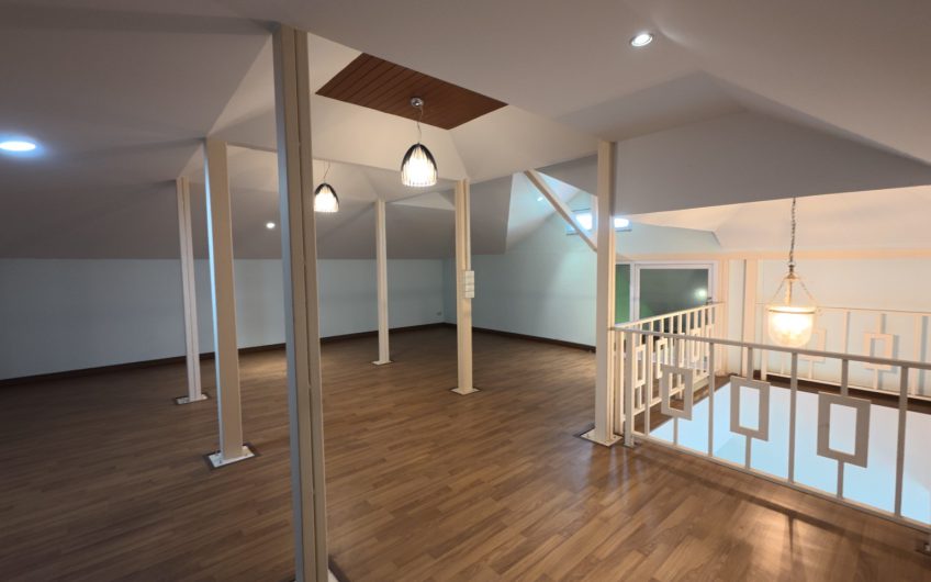 Luxurious detached house, move in ready, near Bangsaen Beach, Nong Mon, very premium location