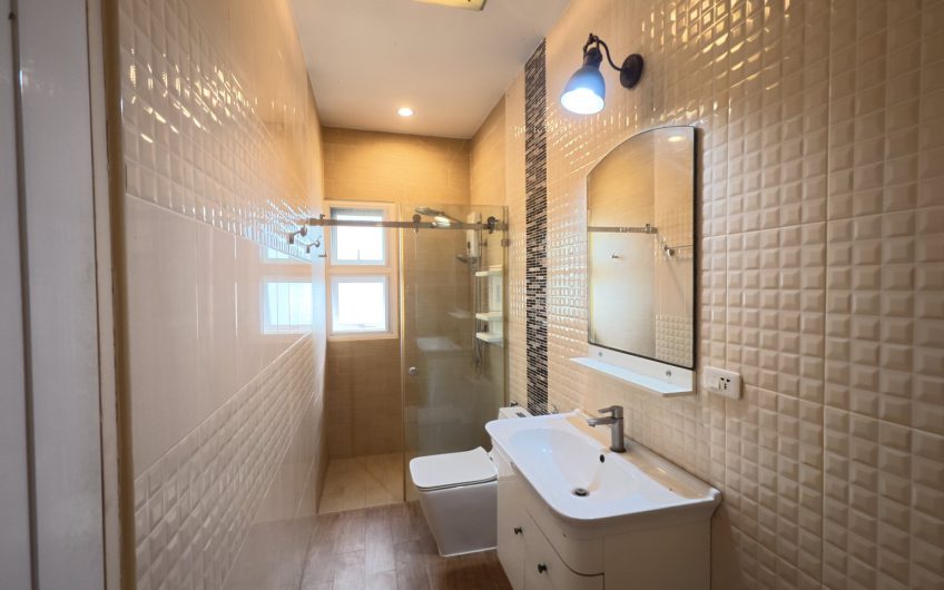 Luxurious detached house, move in ready, near Bangsaen Beach, Nong Mon, very premium location