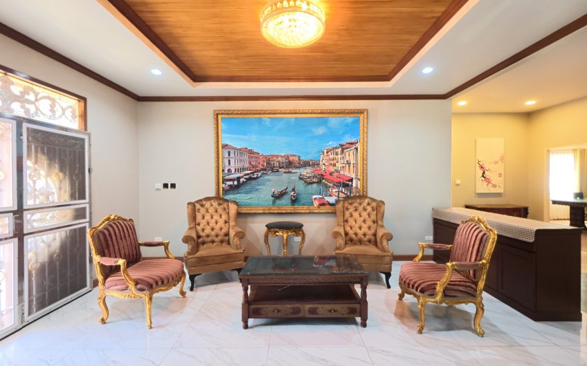 Luxurious detached house, move in ready, near Bangsaen Beach, Nong Mon, very premium location