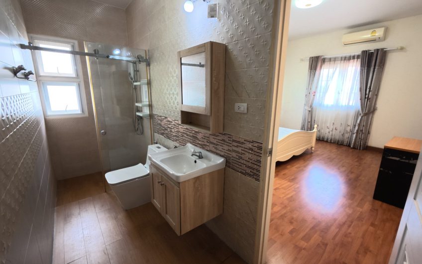 Luxurious detached house, move in ready, near Bangsaen Beach, Nong Mon, very premium location