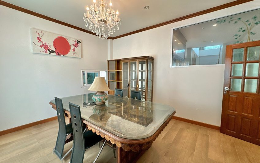 Luxurious detached house, move in ready, near Bangsaen Beach, Nong Mon, very premium location