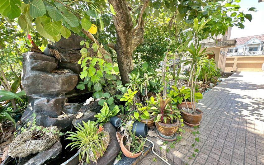 Luxurious detached house, move in ready, near Bangsaen Beach, Nong Mon, very premium location
