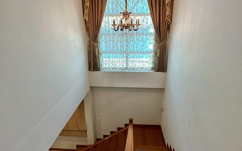 Luxurious detached house, move in ready, near Bangsaen Beach, Nong Mon, very premium location