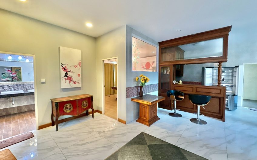 Luxurious detached house, move in ready, near Bangsaen Beach, Nong Mon, very premium location
