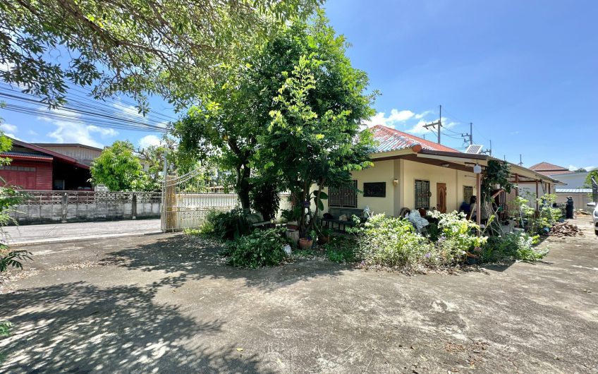 Luxurious detached house, move in ready, near Bangsaen Beach, Nong Mon, very premium location